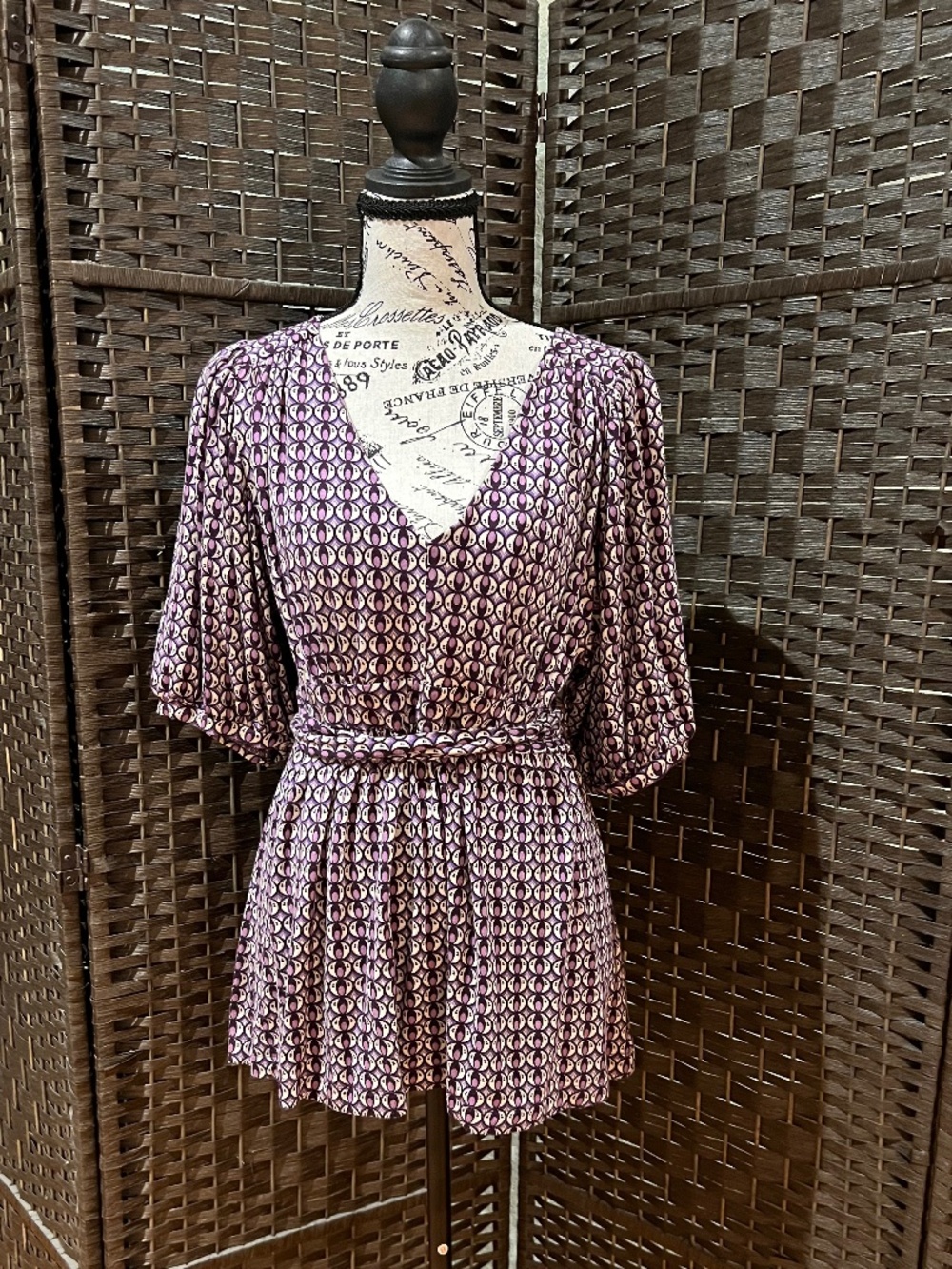 Banana Republic Purple Geometric Medallion V-Neck Pleated Tie Waist Blouse M